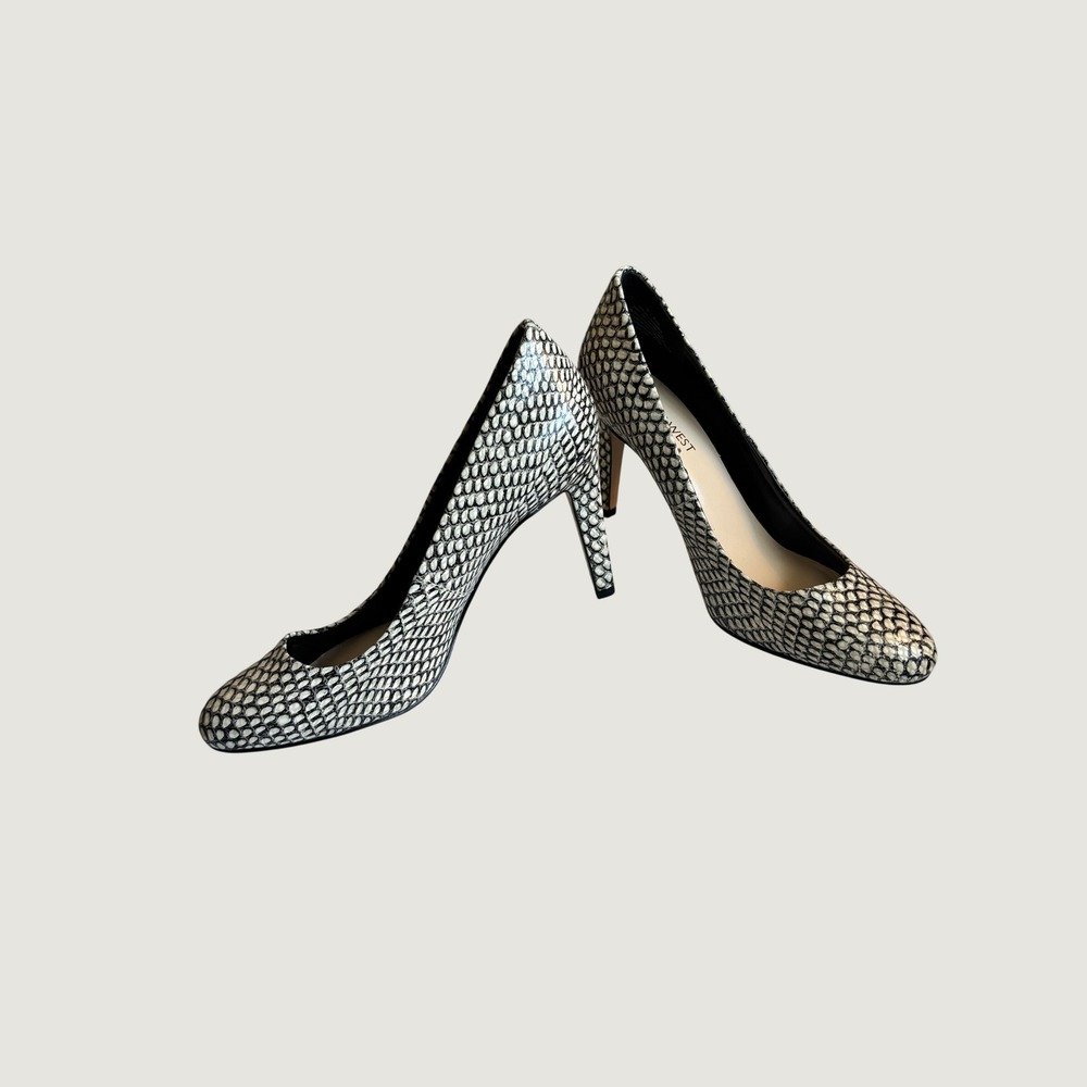 Nine West Snakeskin Pumps  7W Black White Animal Print Pointed Toe Stiletto